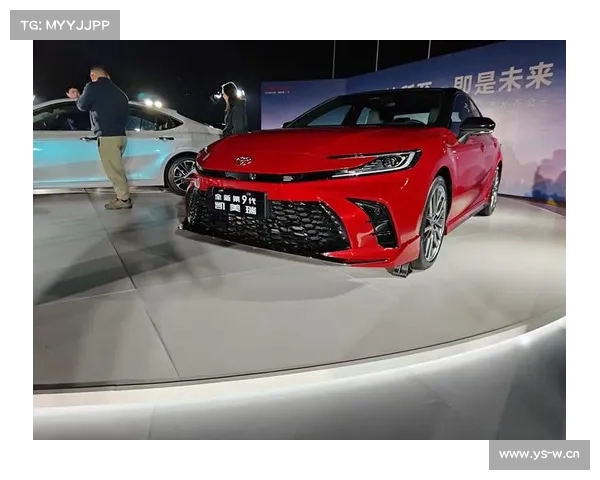 价格战“卷”向B级车!全新第9代凯美瑞“低价入市”,混动车型起售价不到18万元 价格战“卷”向B级车!全新第9代凯美瑞“低价入市”,混动车型起售价不到18万元